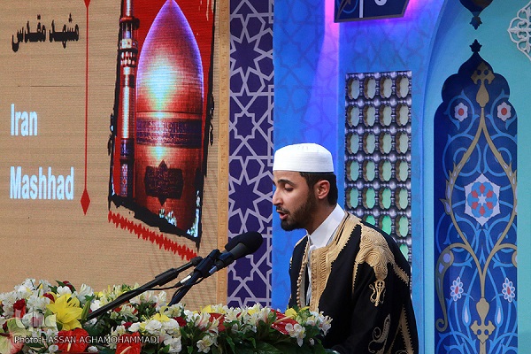 حافظ لیبي یوضّح مکانة القرآن في الجامعات اللیبیة