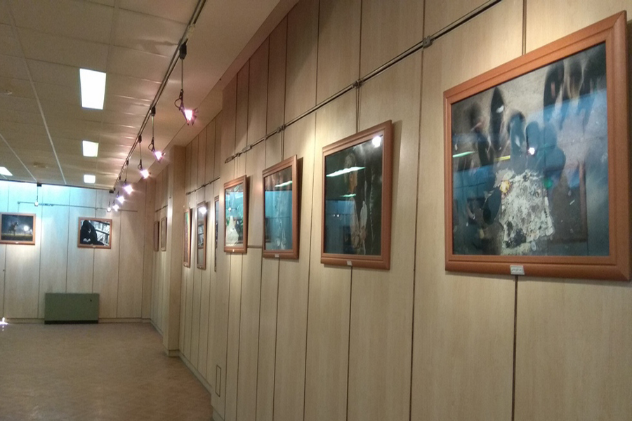 برپایی نمایشگاه عکس «اشکی بر خاک» در خرم‌آباد