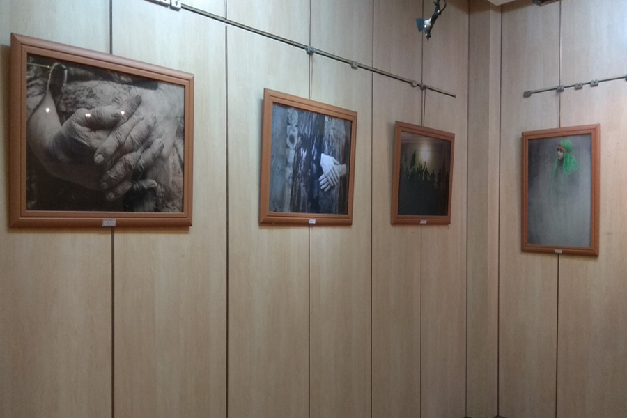 برپایی نمایشگاه عکس «اشکی بر خاک» در خرم‌آباد + عکس