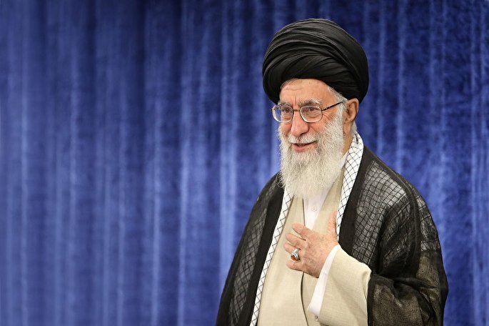 قائد الثورة الإسلامية: الشعب الإيراني هو المنتصر الكبير في الانتخابات