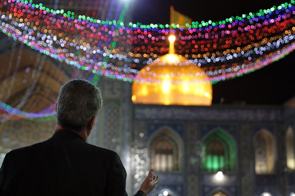 A pilgrims prays at Imam Reza (AS) holy shrine 
