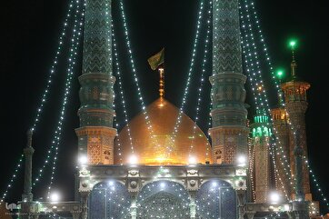 Qom Holy Shrine on Eve of 11th Imam’s Birth Anniversary