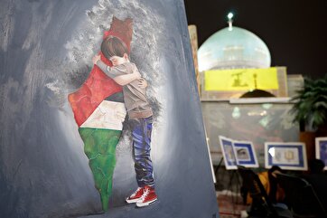 Photos: Generous Pilgrims Donate Money, Jewelry in Solidarity with Palestine and Lebanon