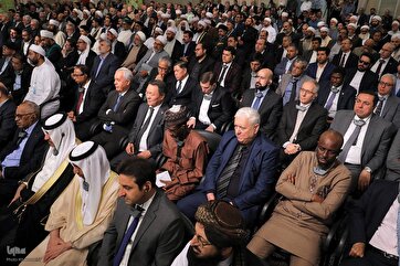 Photo Gallery: Leader’s Meeting with Guests of 38th Islamic Unity Conference