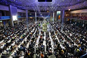 Iftar en el Santuario Hazrat Masoumeh