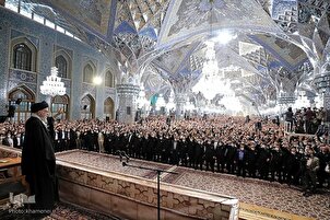 Líder se dirige a peregrinos en el Santuario Sagrado Imam Ridha