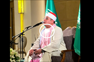 Mahmoud Shahat Anwar recita el Corán en el Hotel Riyadh