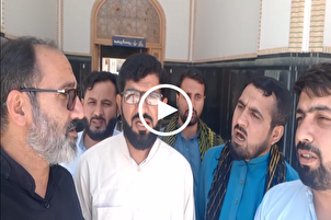 Qaris iraníes y paquistaníes recitan el Corán en coro en el Santuario Sagrado del Imam Ridha