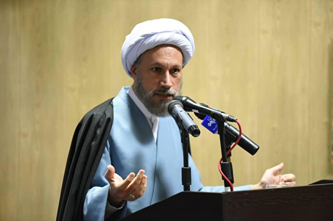 دفاع از انقلاب را از خطابه‌ای بودن خارج كنیم