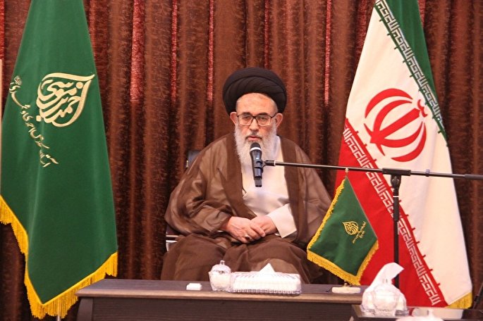 حق تقوا را ادا كنیم/ روحانیان اندوخته علمی خود را افزایش دهند