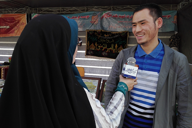 نخستین بازدید حافظ چینی از یك نمایشگاه قرآن/ شیراز می&zwnj;تواند قطب قرآنی شود