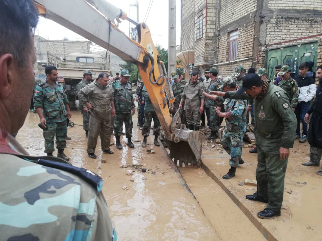 کمک&zwnj;رسانی ارتش به سیل&zwnj;زدگان فارس و کهگیلویه/ بالگردهای هوانیروز به راه افتادند