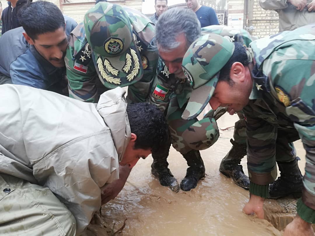 کمک&zwnj;رسانی ارتش به سیل&zwnj;زدگان فارس و کهگیلویه/ بالگردهای هوانیروز به راه افتادند