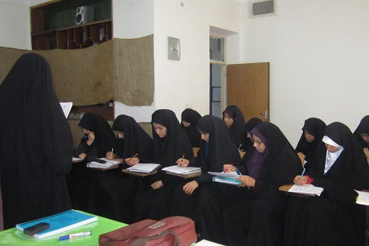 وقتی كه قرآن، سرنوشت یك زن را رقم می‌زند / حتی با یك قرآن‌آموز هم فعالیت می‌كنم