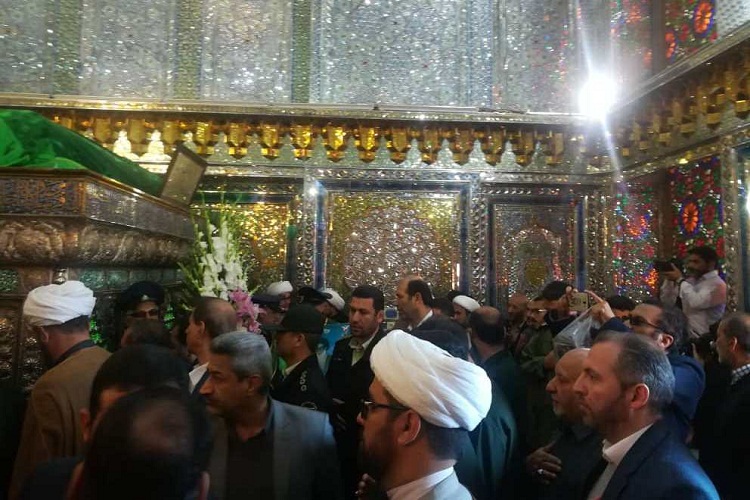آرامگاه شهید آیتالله دستغیب گلباران شد آرامگاه شهید آیتالله دستغیب گلباران شد
