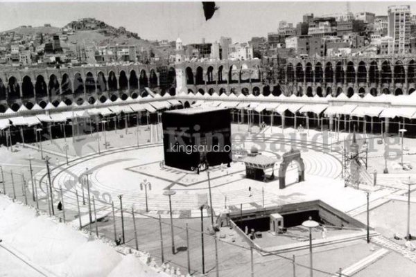 تصویری کمیاب از چاه زمزم در مسجدالحرام