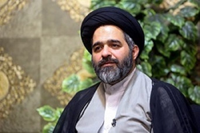 حق مردم در انتخاب حکومت مطلق نیست/ مقبولیت مردمی و مشروعیت الهی انقلاب