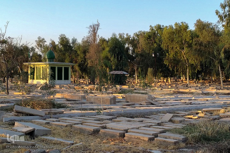 قبرستان دارالسلام شیراز 