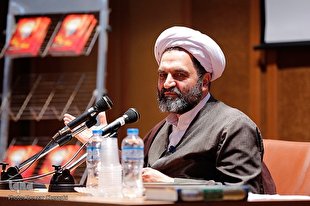 نیابت و وکالت از امام(ع) خطر سقوط را منتفی نمی‌کند