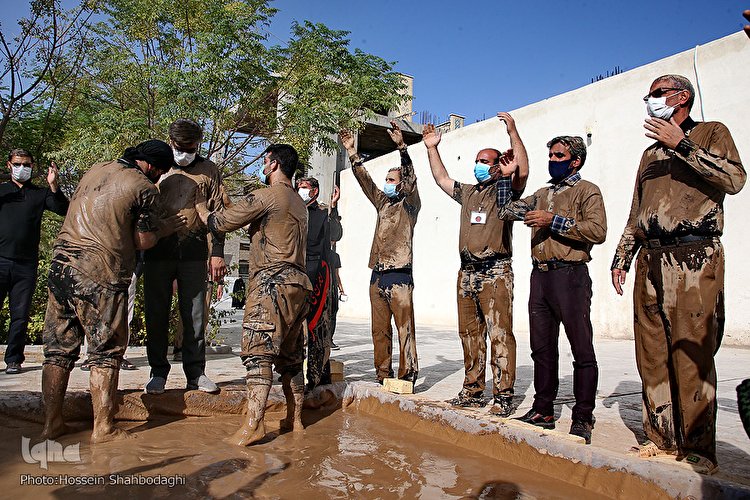 آیین گل‌مالی؛ رسم دیرینه لرزبانان در عاشورای حسینی