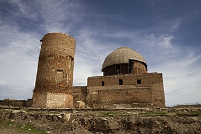 گنبدی ۸۰۰ ساله تا آسمان + عکس