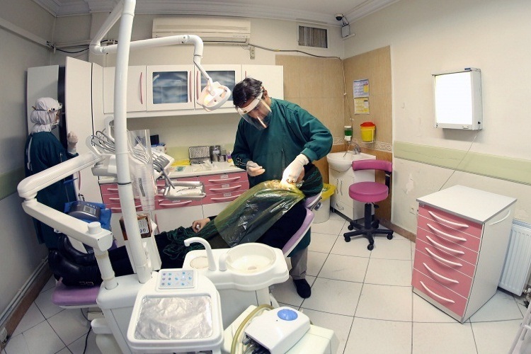 ارائه خدمات دندانپزشکی رایگان