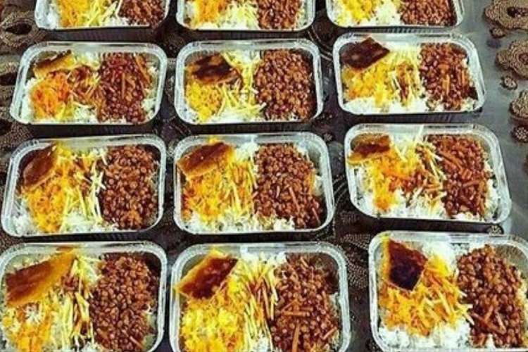 توزیع غذای گرم