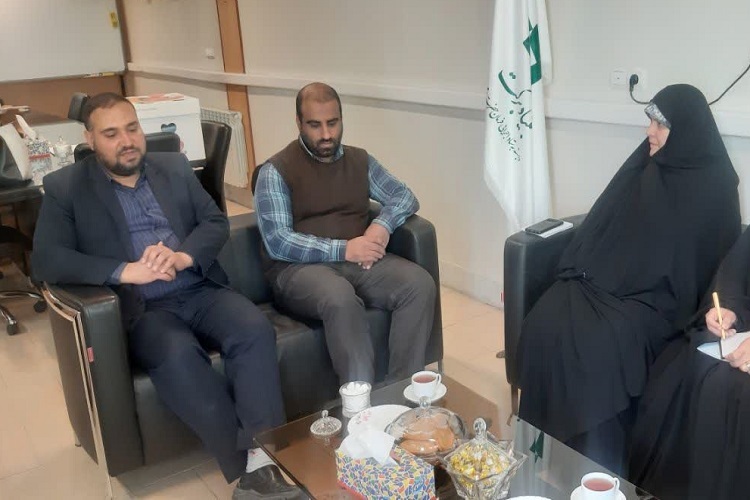 دیدار مدیرکل ستاد اجرایی فرمان امام(ره) فارس با مدیرکل امور بانوان استانداری