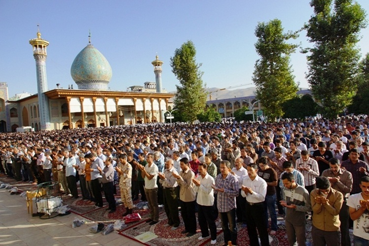 نماز عید فطر در حرم شاهچراغ(ع) نماز عید فطر در حرم شاهچراغ(ع)