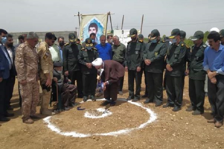 کلنگ زنی مجموعه فرهنگی ورزشی در سپیدان، شهید حمید روستایی