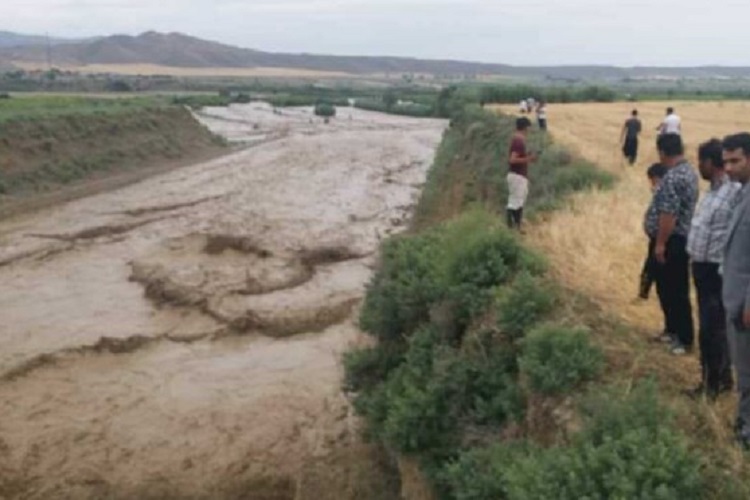 سیل استهبان 