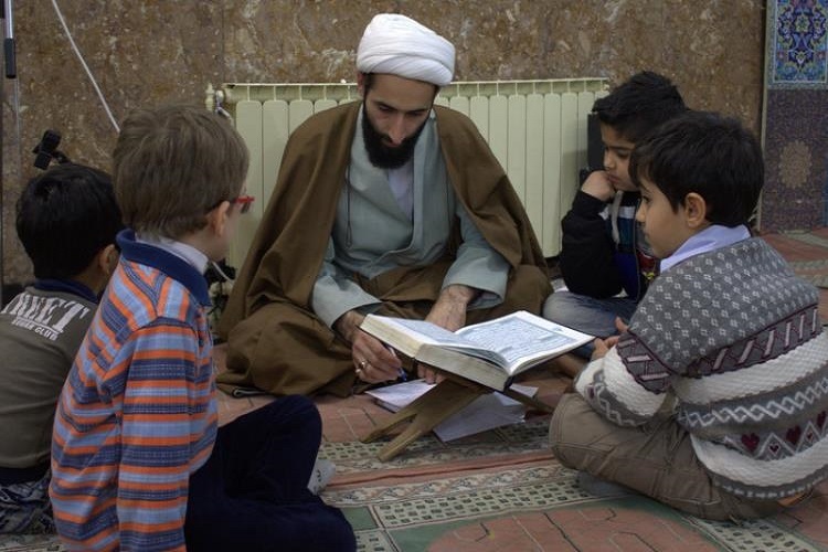 کودکان در مسجد