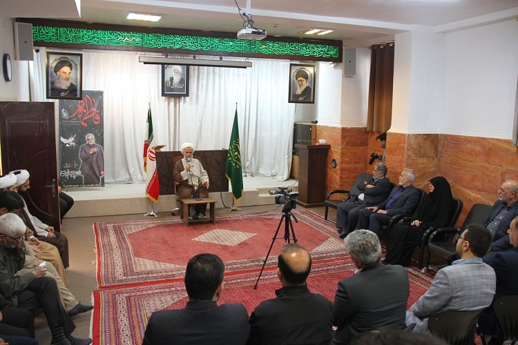 حجت‌الاسلام والمسلمین علیرضا حدائق، مسئول حوزه علمیه منصوریه شیراز