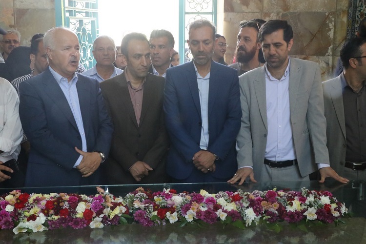 گلباران آرامگاه سعدی، شیراز