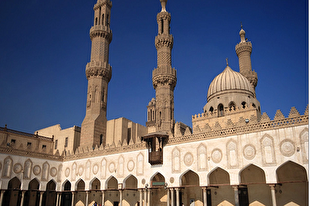 الازهر: هتک حرمت قرآن در ماه رمضان یک اقدام تروریستی نفرت‌انگیز است