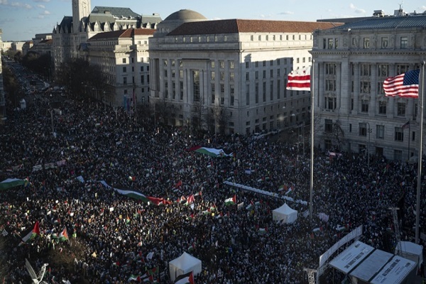 تظاهرات گسترده مردم واشنگتن در حمایت از توقف جنایات اسرائیل در غزه