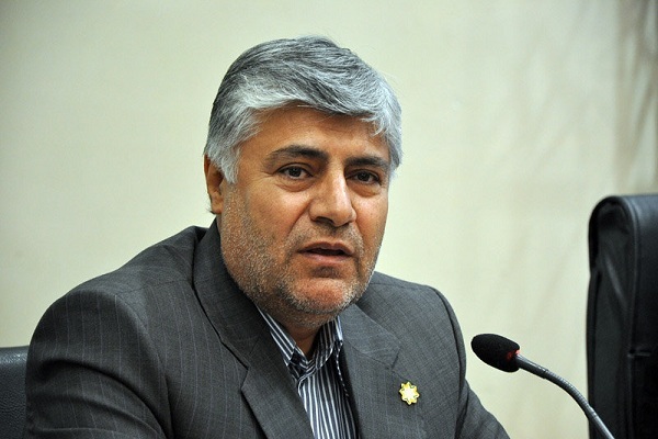 پرهیز از خام‌فروشی و هدایت صحیح منابع؛ دو راهکار کاهش آسیب‌های اقتصادی