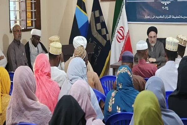 حضور رئیس سازمان اوقاف در نمایندگی المصطفی در زنگبار + عکس