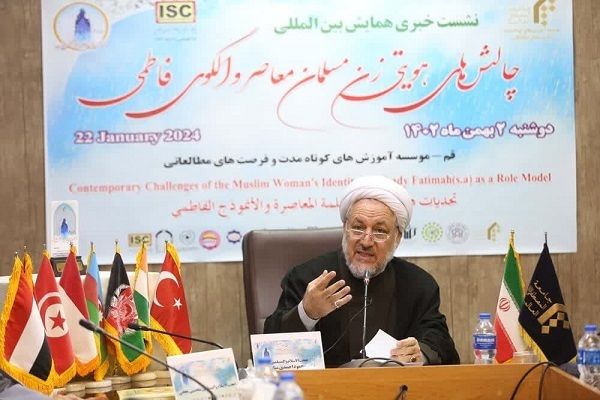 الگوی زن مسلمان برگرفته از معرفت‌شناسی الهی است