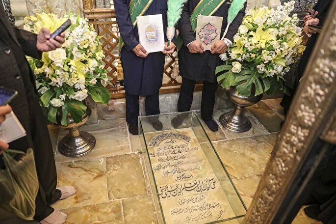 آثار «سید علیخان»؛ گنجینه‌ای برای اهالی معرفت / رونمایی از سنگ مزار در حرم شاهچراغ(ع)