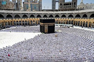 اقامه نماز عید فطر در مسجدالحرام و مسجدالنبی(ص) + عکس