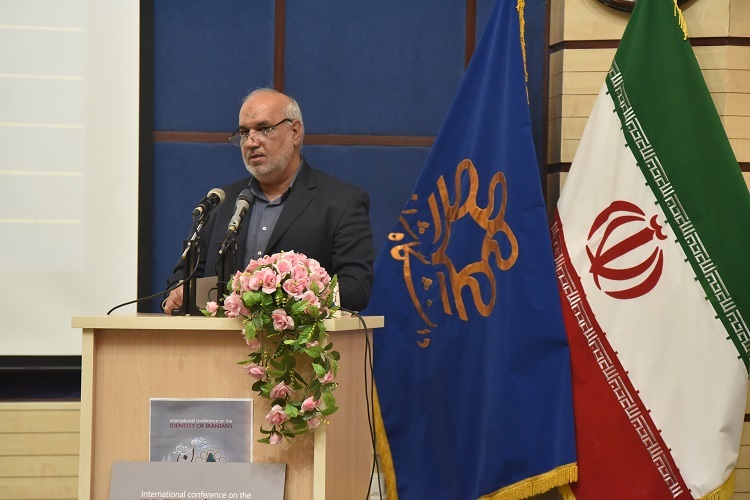 شکرالله خاکرند رئیس مرکز پژوهشی هویت ایرانیان