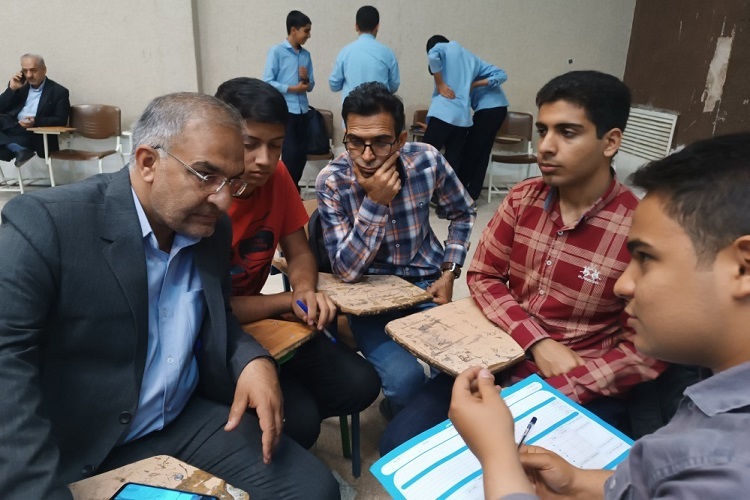 حضور مدیرکل آموزش و پرورش فارس در لیگ جت دانش‌آموزان