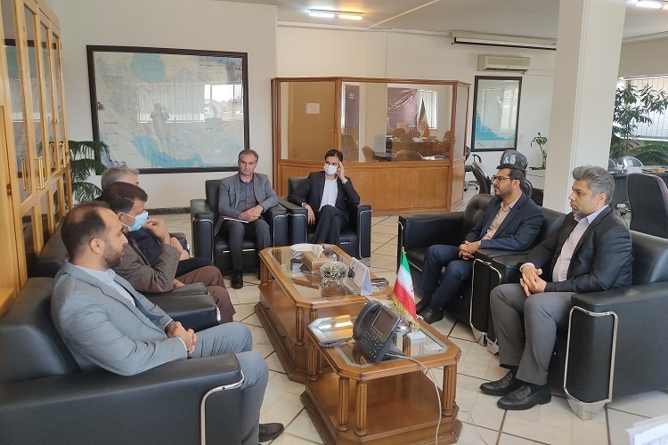 دیدار معاون استاندار فارس با رئیس مرکز مشاوره در امور بازرگانی و سرمایه‌گذاری عراق