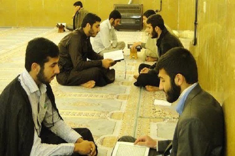 قرآن‌آموزان مدارس شبانه‌روزی، بیت‌الاحزان