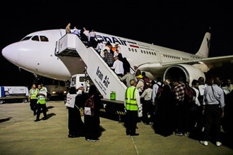 اعزام نخستین گروه زائران حج تمتع استان فارسی به سرزمین وحی