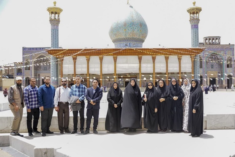 زیارت جهادگران جهاددانشگاهی فارس از حرم شاهچراغ(ع)