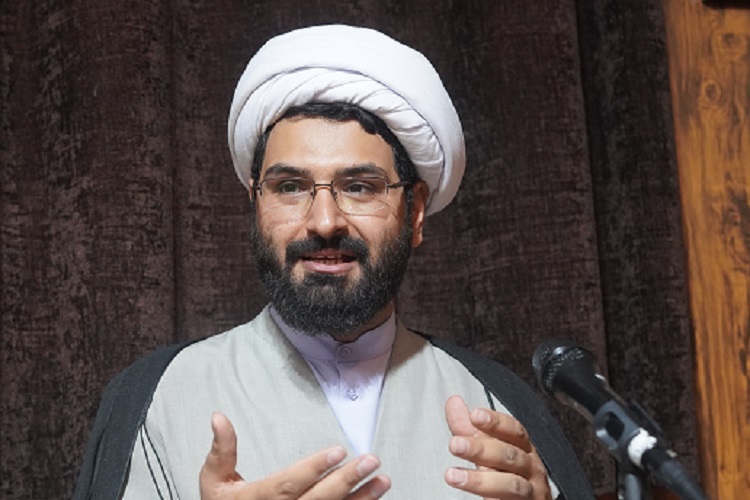 حجت الاسلام و المسلمین احسان قاسمی، مسئول آموزش اداره کل تبلیغات اسلامی استان فارس