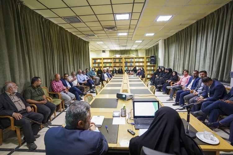 نشست معرفی کتاب «ترجمه قرآن موزه شاهچراغ(ع)»، حرم شاهچراغ(ع)