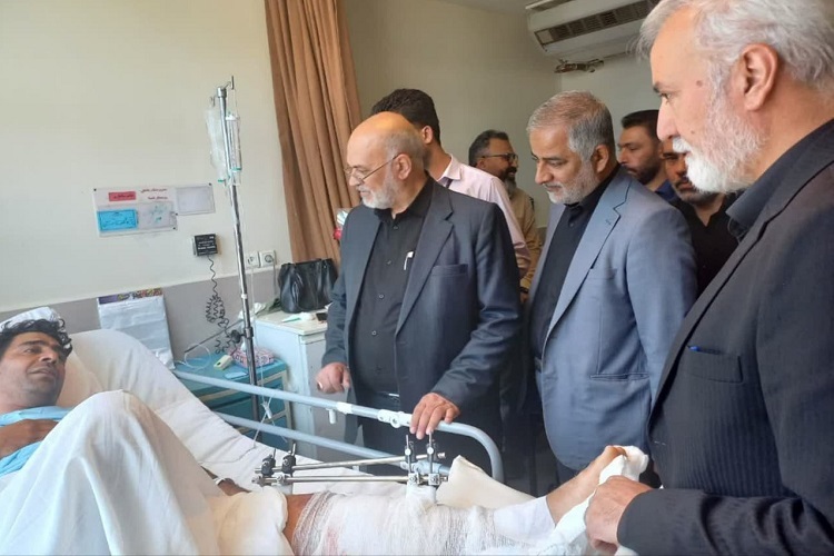 عیادت مدیران شهری شیراز از مجروحان حادثه تروریستی حرم شاهچراغ(ع)